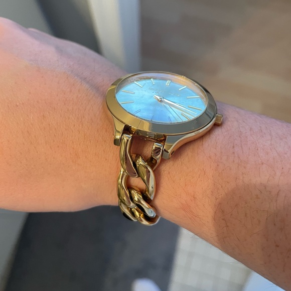 Michael Kors Slim Runway Watch Gold-tone Stainless Steel 42mm - Picture 2 of 6